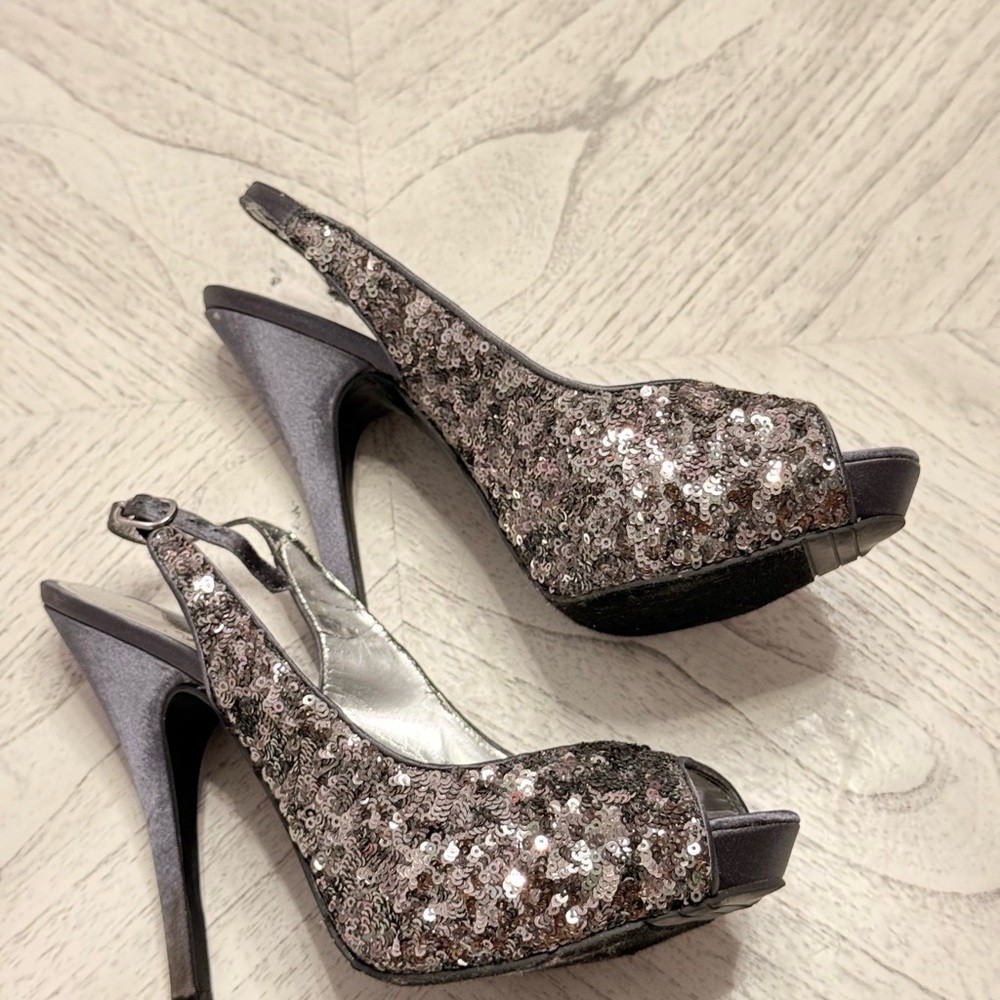 Elegant Sequin Slingback Heels size 7.5